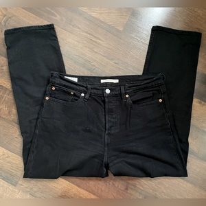 Button down, size 29. Please see inseam in photos. Great condition.